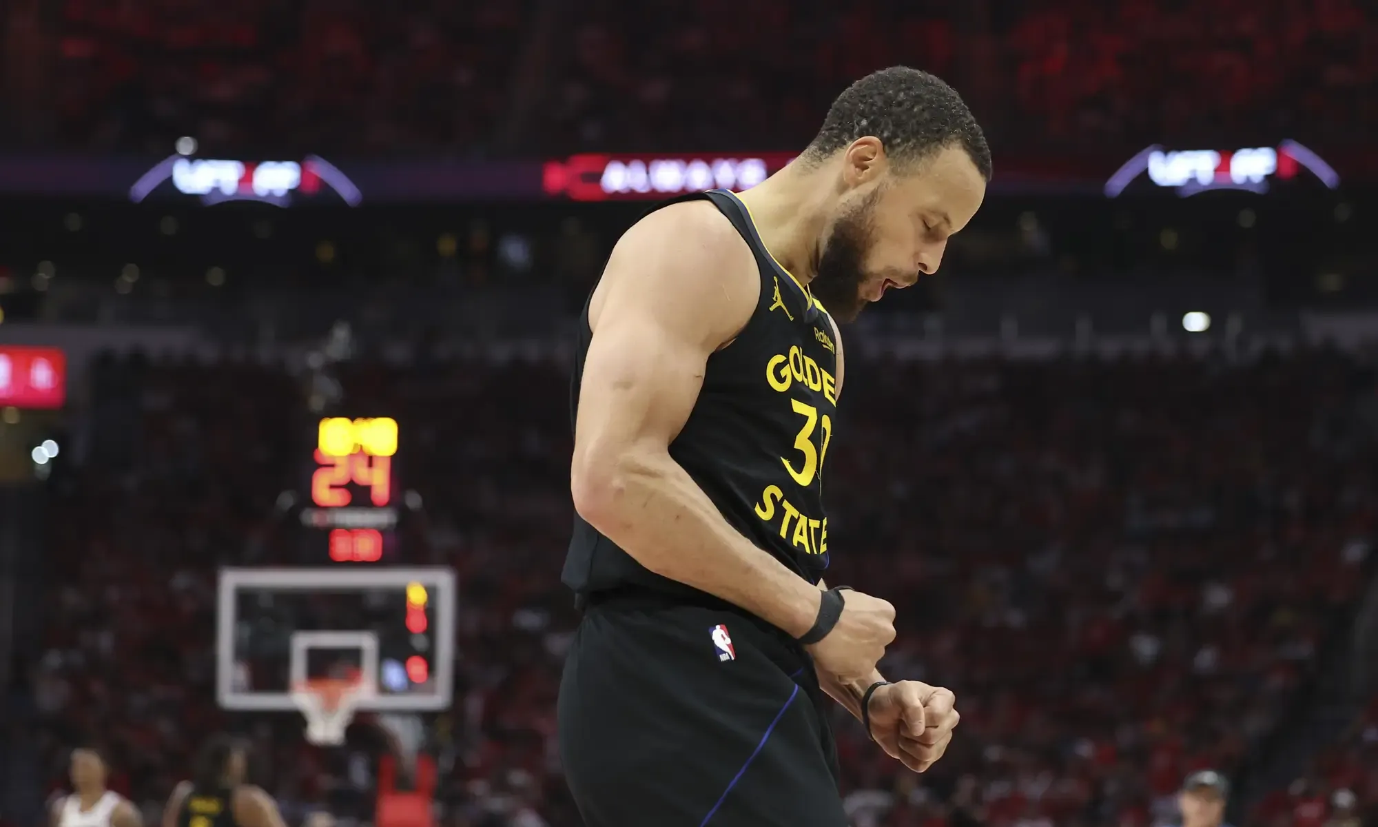 开云手机平台-巴特勒在加拿大队比赛中爆冷，出色防守引发热议！比赛高潮迭起-开云手机平台