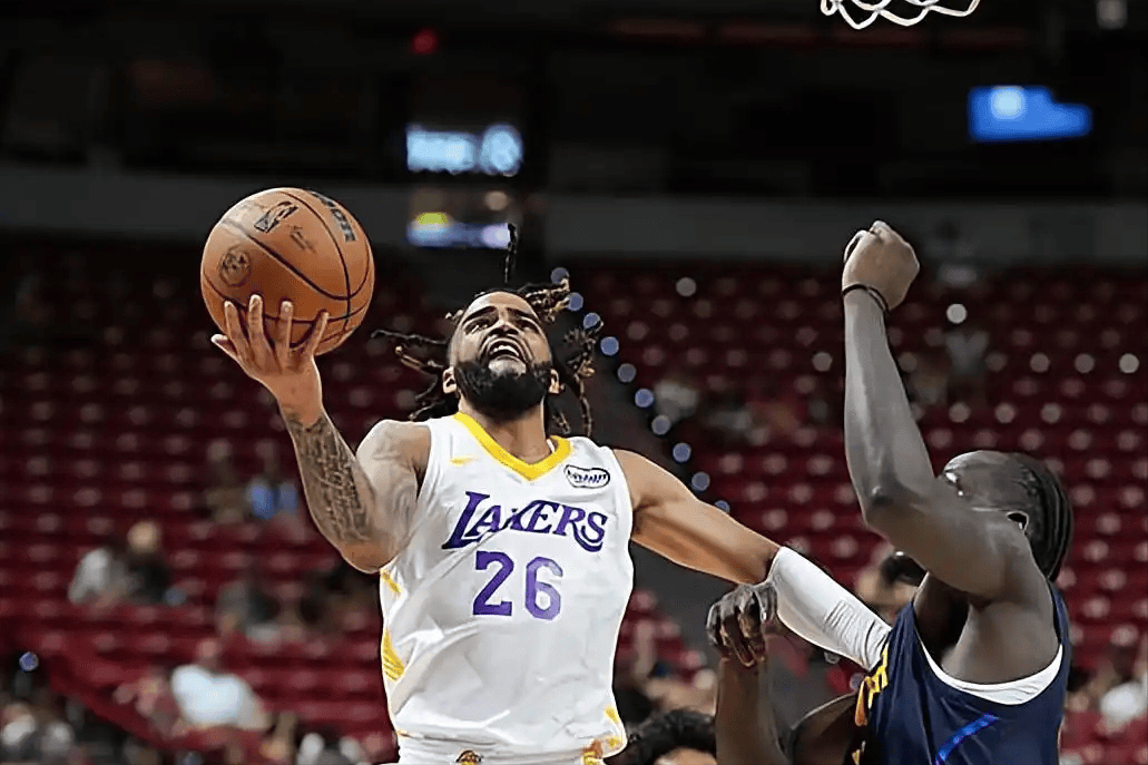 NBA常规赛关键时刻再迎强敌，斯图加特复出首秀，主帅态度——目标明确，赛程密集仍需轮换
