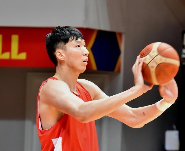 开云手机平台-今夜深圳男篮调整名单以备意大利杯，豪取连胜环节打磨，气氛紧张，训练强度明显提升的简单介绍-开云手机平台