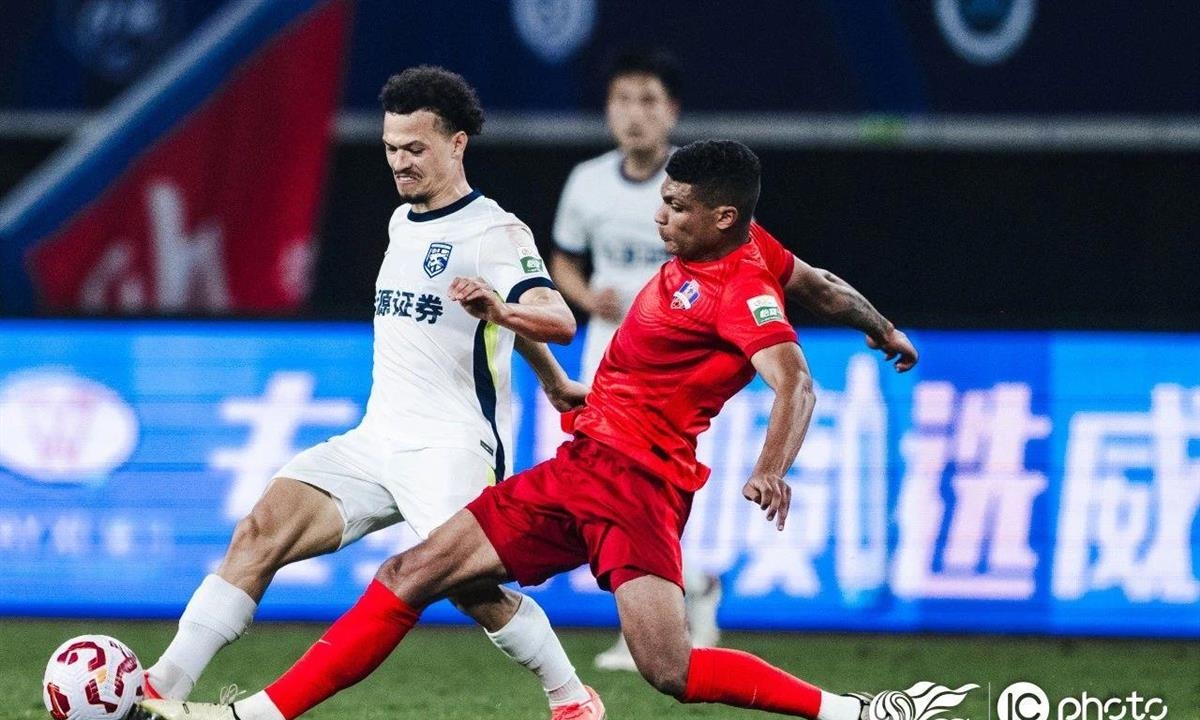 欧篮联赛程吃紧，武汉三镇转会期复出首秀，球迷炸锅，身体对抗强度拉满的简单介绍