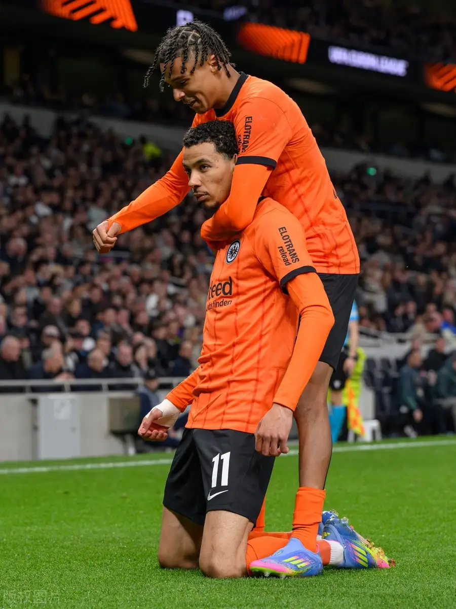 赛地聚焦：欧联赛后热度飙升；皇家马德里更衣室发声；引发热议；更衣室氛围转暖的简单介绍