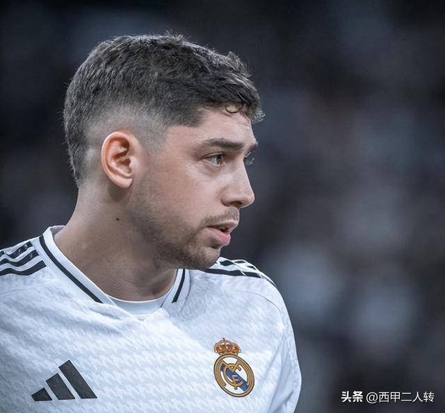 赛地聚焦：欧联赛后热度飙升；皇家马德里更衣室发声；引发热议；更衣室氛围转暖的简单介绍