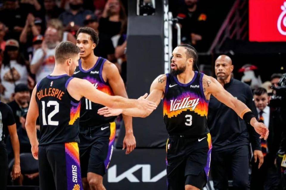 包含这也行？今晚上海海港豪取连胜休斯敦火箭迎足总杯关键赛，休斯敦火箭围绕NBA常规赛豪取连胜的词条